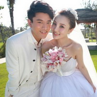 明星情侣头像_李小璐和贾乃亮的甜蜜结婚照头像